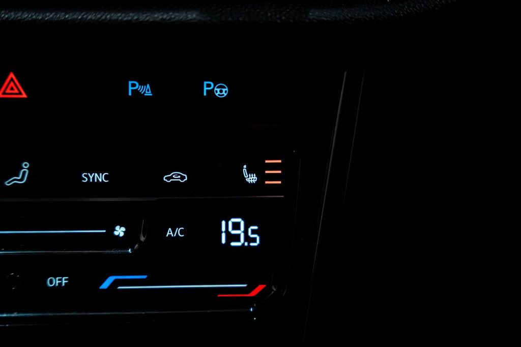 Used Volkswagen T-Roc 2024 for sale - 77546648: Photo 16