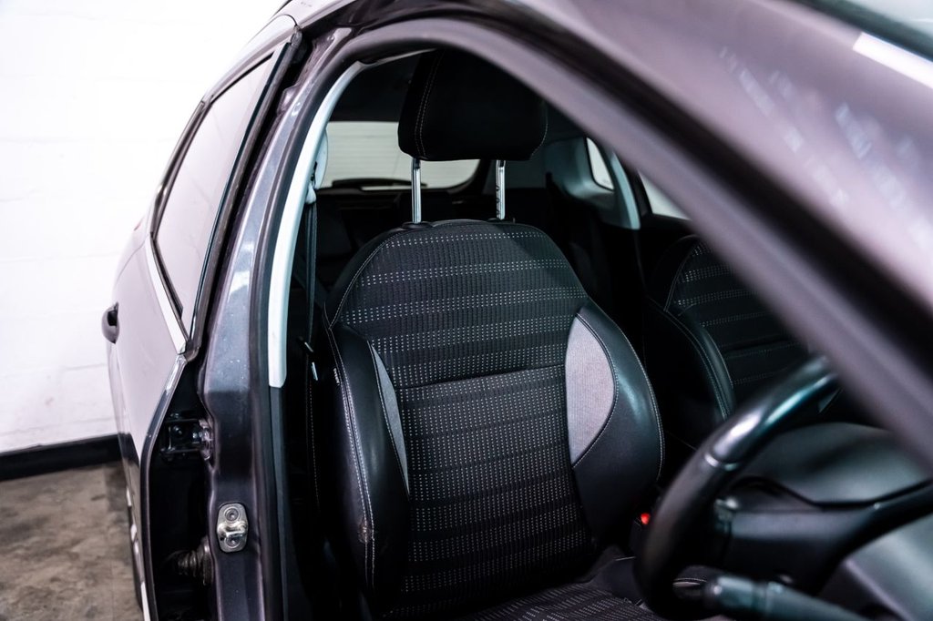 Used Peugeot 2008 2014 for sale - 77477720: Photo 4