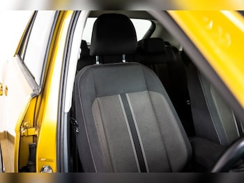 Used Volkswagen T-Roc 2018 for sale - 77919827: Photo