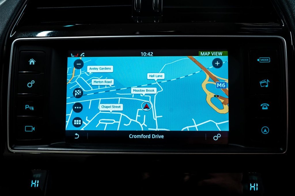 Used Jaguar F-Pace 2018 for sale - 77319540: Photo 12