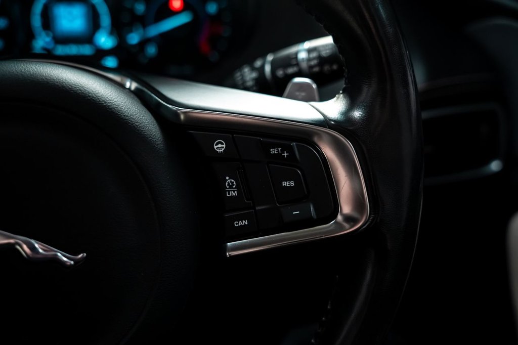 Used Jaguar F-Pace 2018 for sale - 77319540: Photo 18