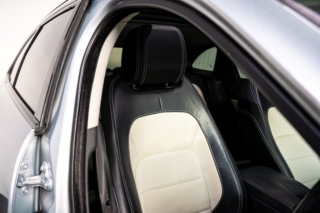 Used Jaguar F-Pace 2018 for sale - 77319540: Photo 4