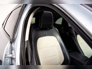 Used Jaguar F-Pace 2018 for sale - 77319540: Photo