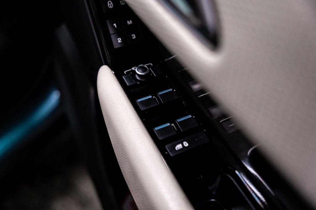 Used Land Rover Range Rover Velar 2018 for sale - 76546957: Photo 22