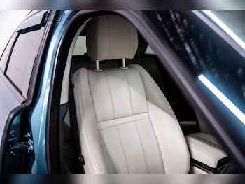 Used Land Rover Range Rover Velar 2018 for sale - 76546957: Photo