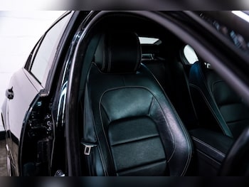 Used Jaguar XE 2017 for sale - 77399858: Photo