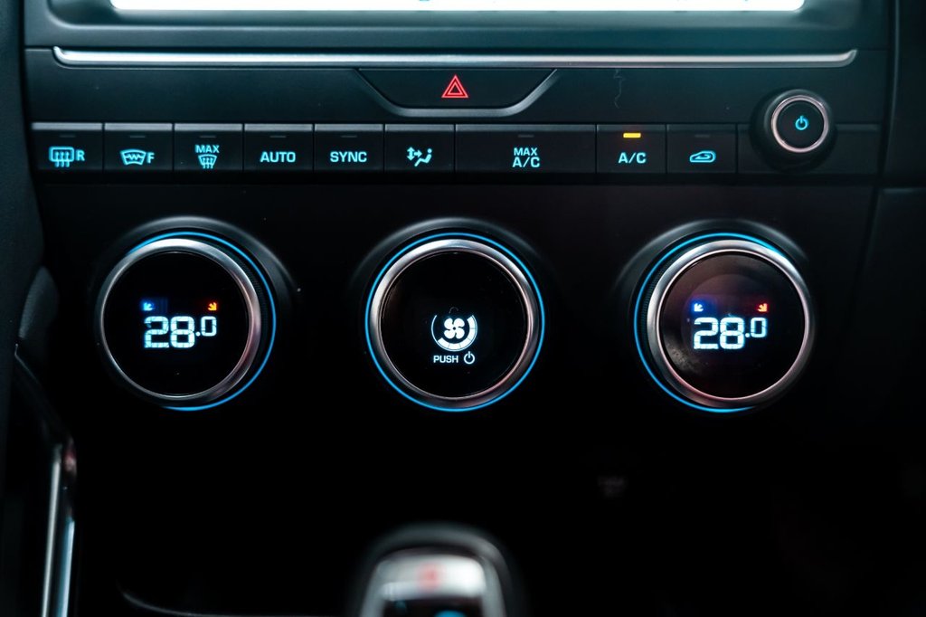 Used Jaguar E-Pace 2019 for sale - 76840927: Photo 14