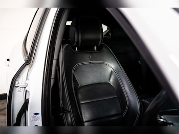 Used Jaguar E-Pace 2019 for sale - 76840927: Photo