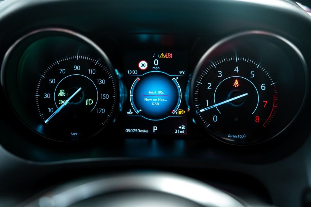 Used Jaguar E-Pace 2019 for sale - 76840927: Photo 8