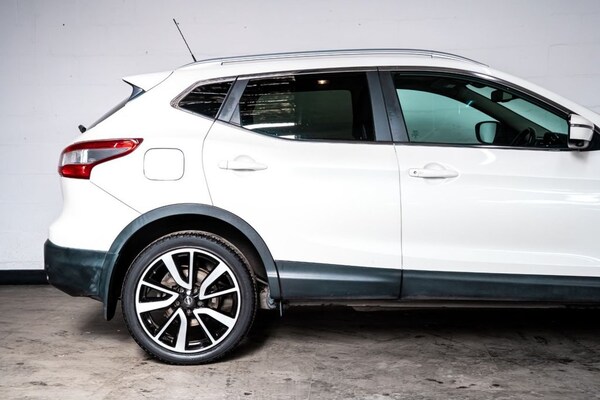 Used Nissan Qashqai 2017 for sale - 76080400: Photo 24