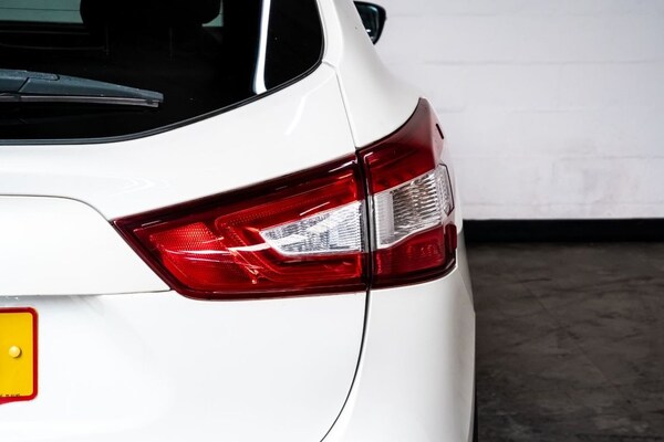 Used Nissan Qashqai 2017 for sale - 76080400: Photo 31