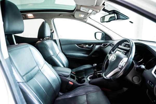 Used Nissan Qashqai 2017 for sale - 76080400: Photo 5