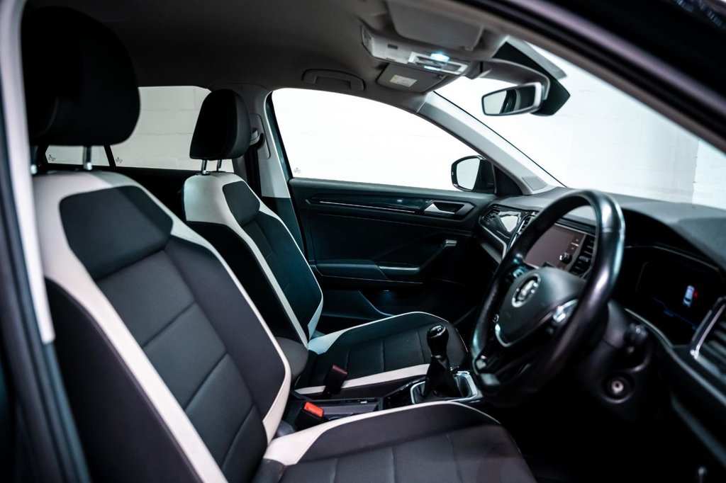 Used Volkswagen T-Roc 2018 for sale - 77734126: Photo 5