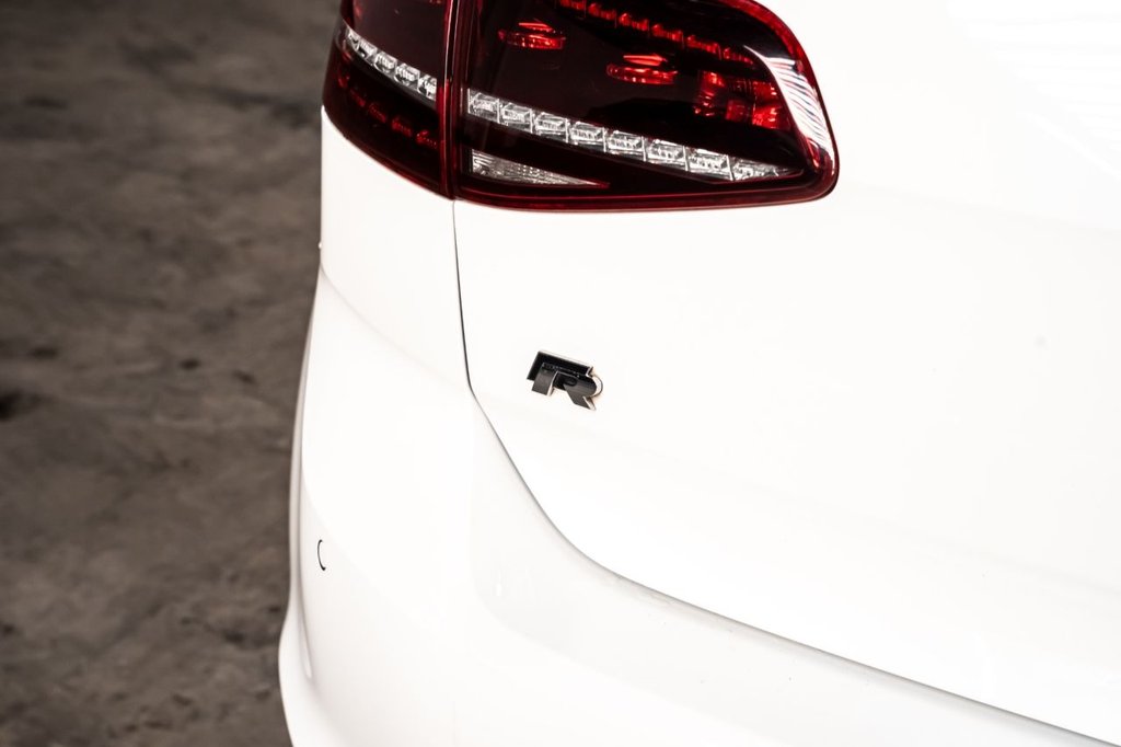 Used Volkswagen Golf 2016 for sale - 76703740: Photo 40