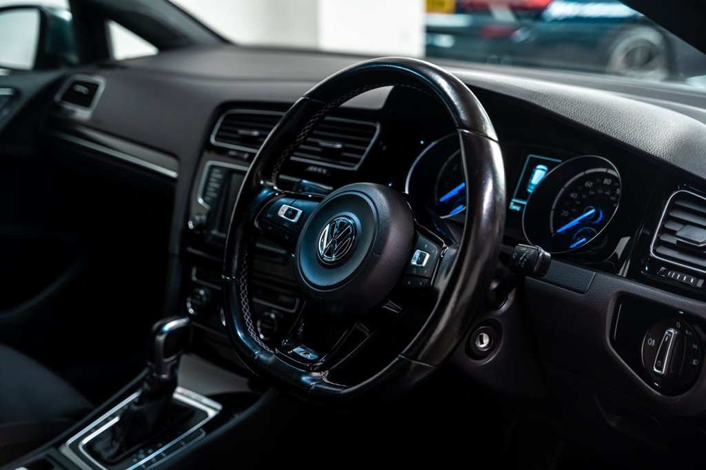 Used Volkswagen Golf 2016 for sale - 76703740: Photo 7