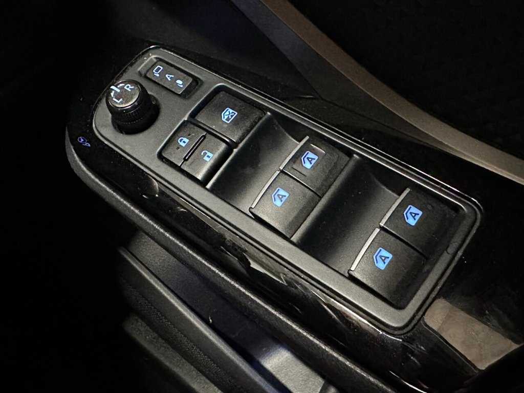 Used Toyota C-HR 2019 for sale - 77383539: Photo 18