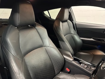 Used Toyota C-HR 2019 for sale - 77383539: Photo