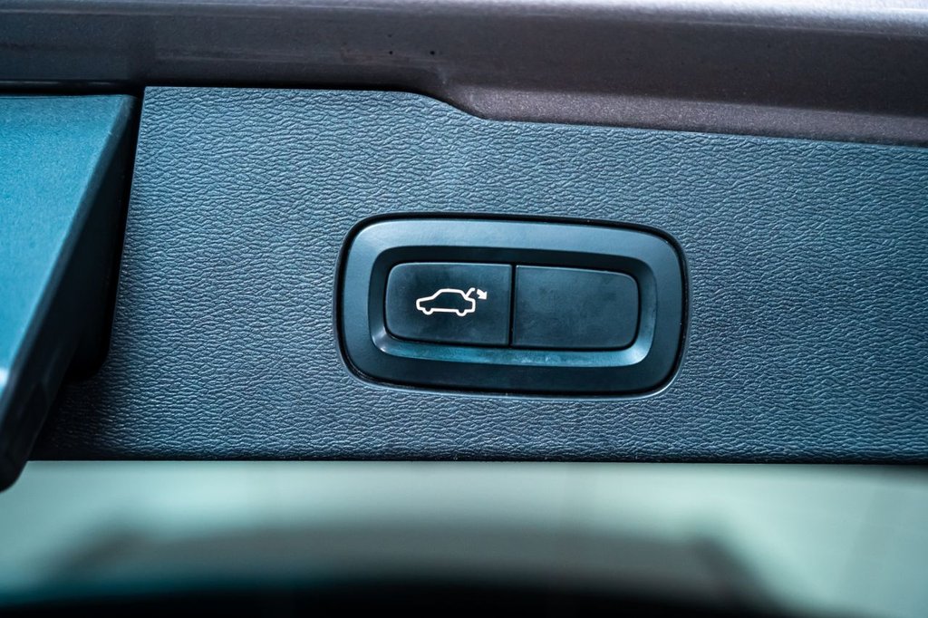 Used Volvo V60 2018 for sale - 76909897: Photo 34