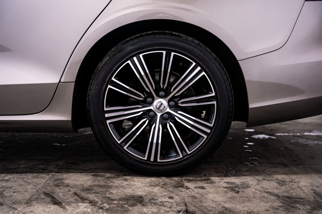 Used Volvo V60 2018 for sale - 76909897: Photo 40