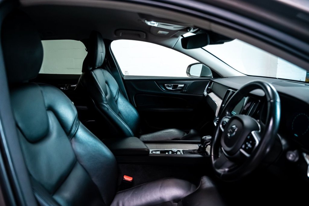 Used Volvo V60 2018 for sale - 76909897: Photo 5