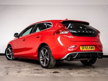 Used Volvo V40 2015 for sale - 77919699: Photo