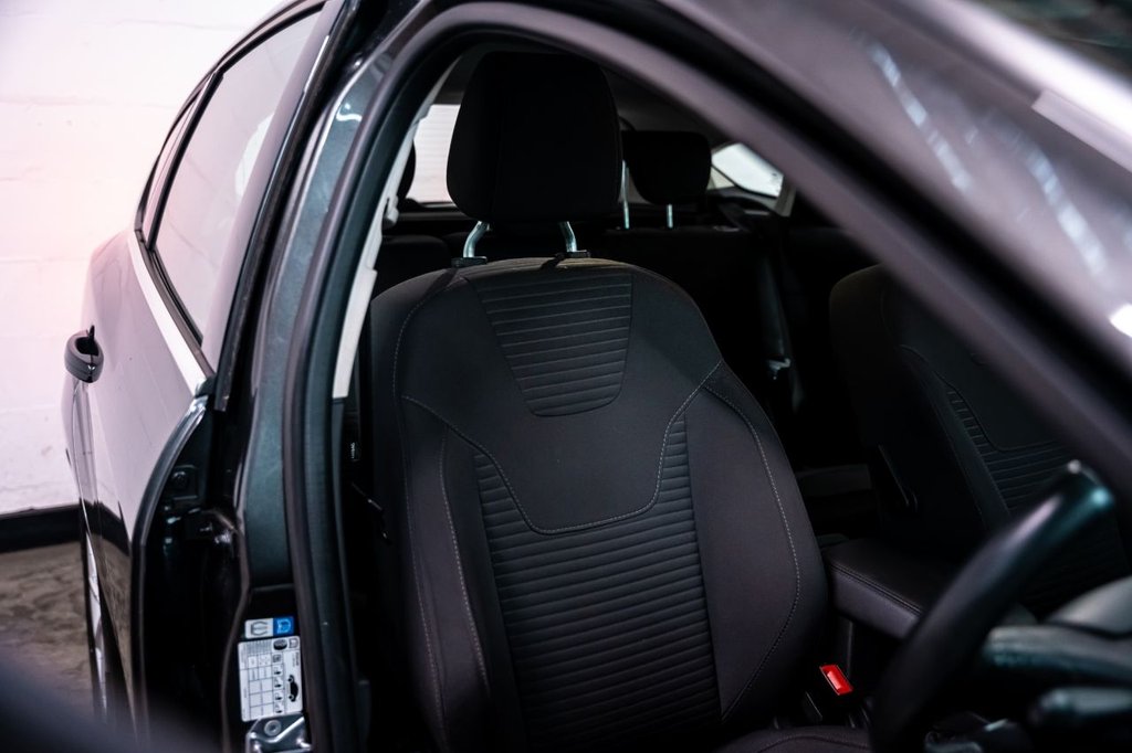 Used Ford Focus 2018 for sale - 76711637: Photo 4