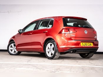 Used Volkswagen Golf 2015 for sale - 76535532: Photo