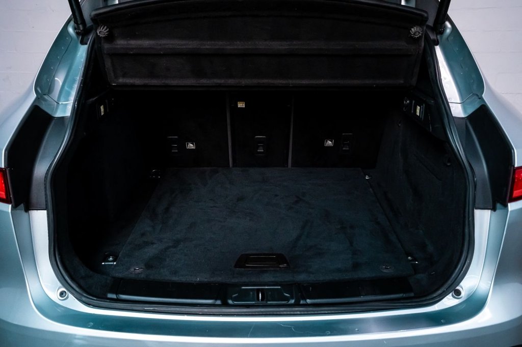 Used Jaguar F-Pace 2018 for sale - 77654492: Photo 33