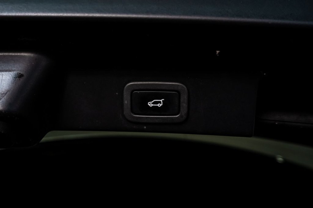 Used Jaguar F-Pace 2018 for sale - 77654492: Photo 34