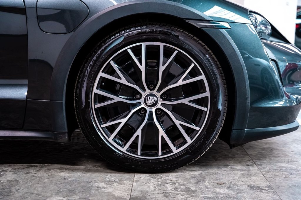 Used Porsche Taycan 2022 for sale - 78068360: Photo 42