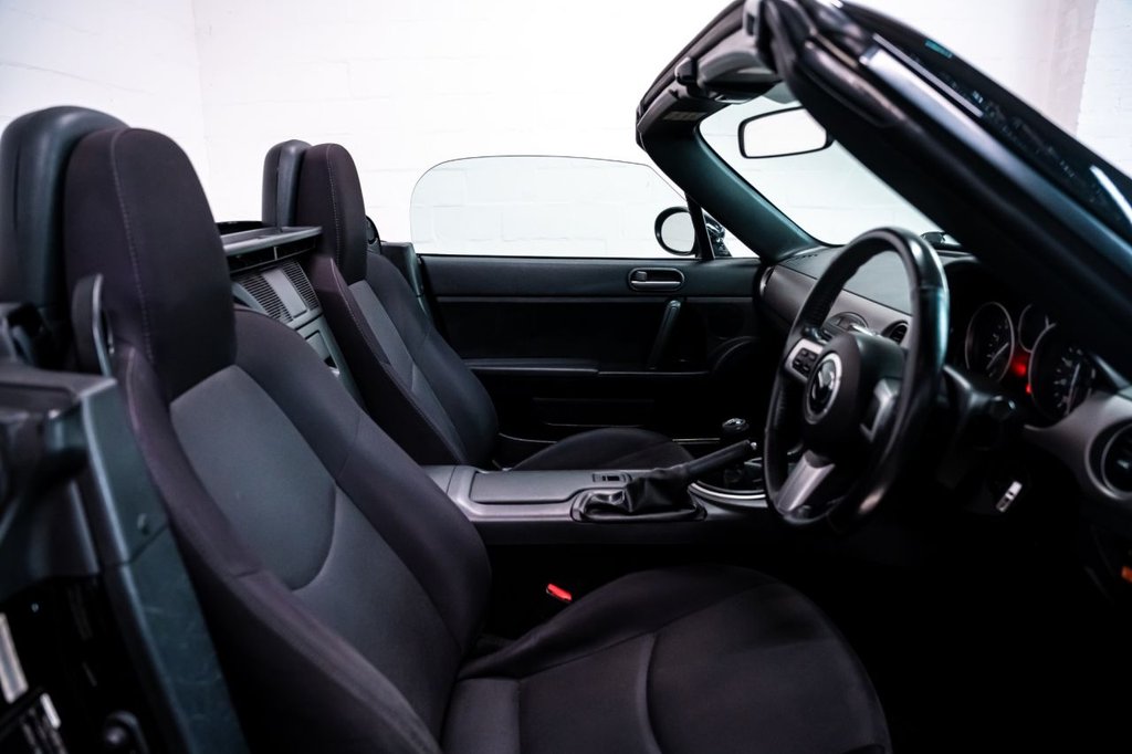 Used Mazda MX-5 2010 for sale - 77161547: Photo 5