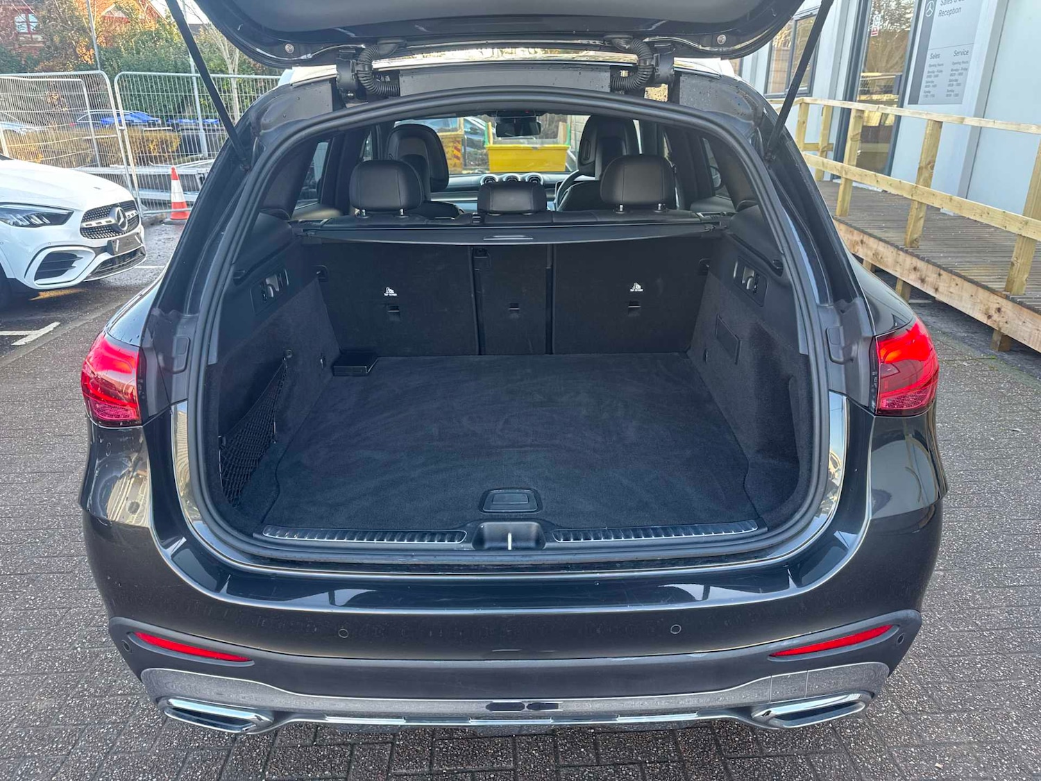 Used Mercedes-Benz GLC 2024 for sale - 76668960: Photo 12