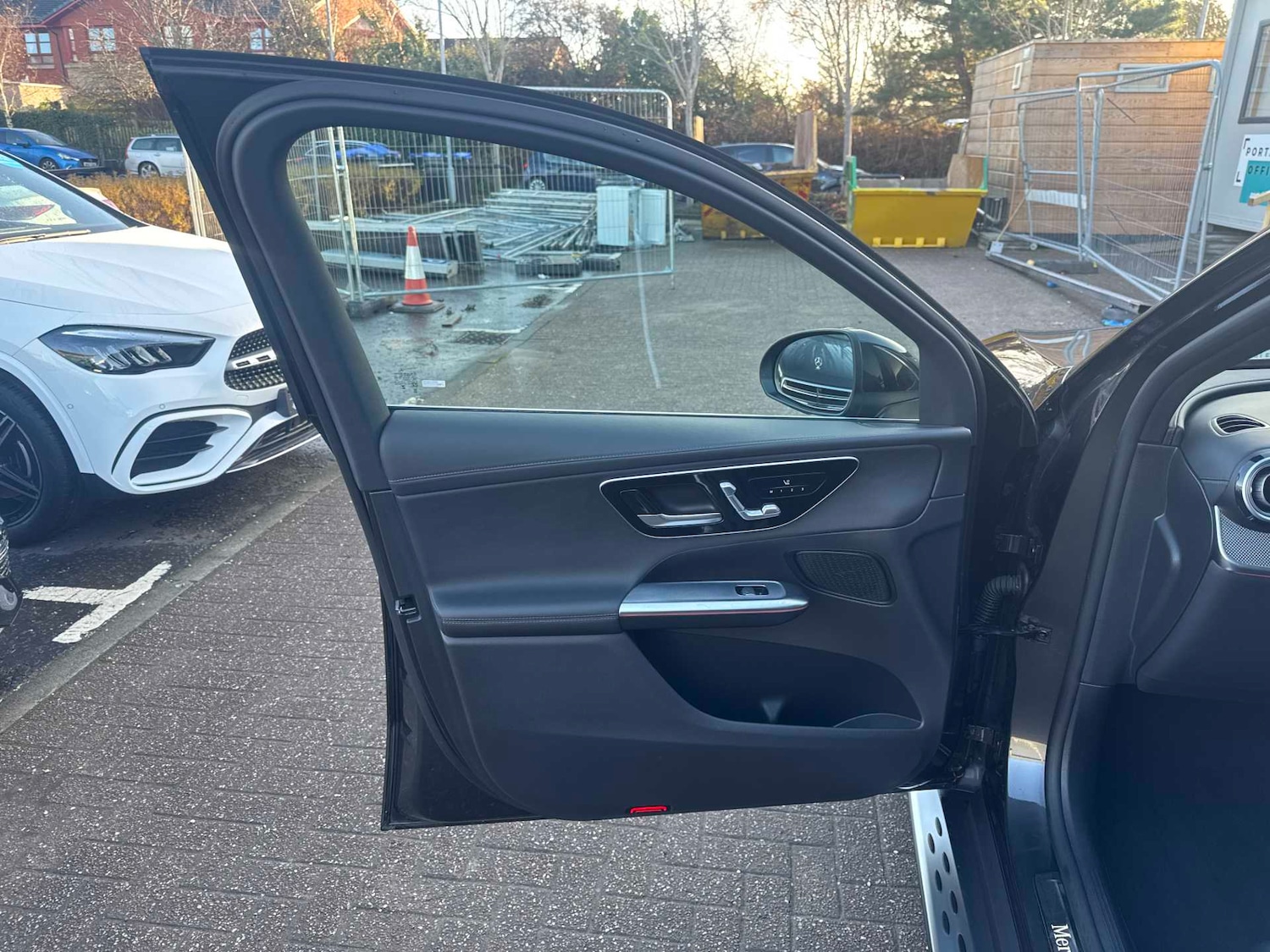 Used Mercedes-Benz GLC 2024 for sale - 76668960: Photo 17