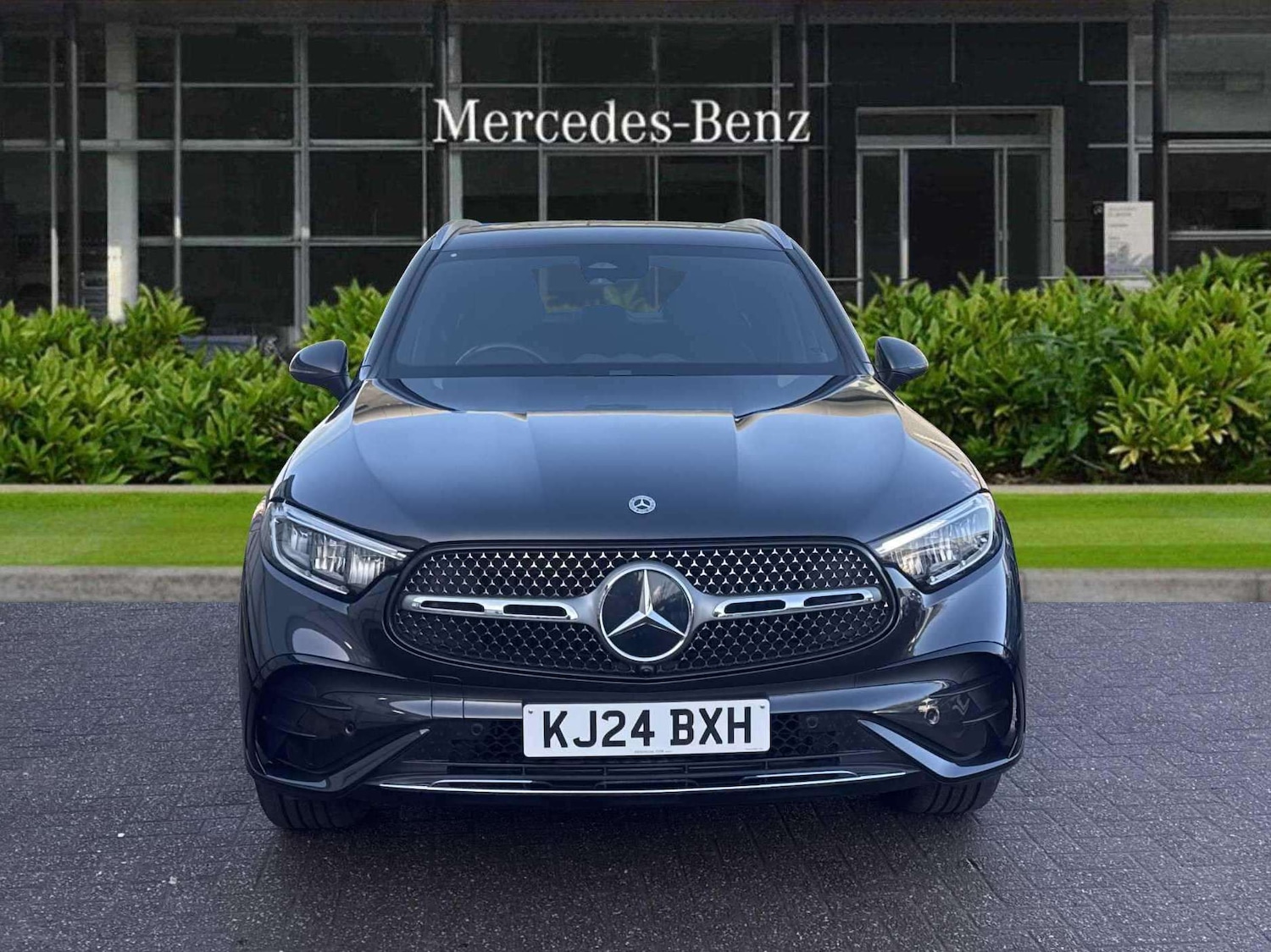 Used Mercedes-Benz GLC 2024 for sale - 76668960: Photo 2