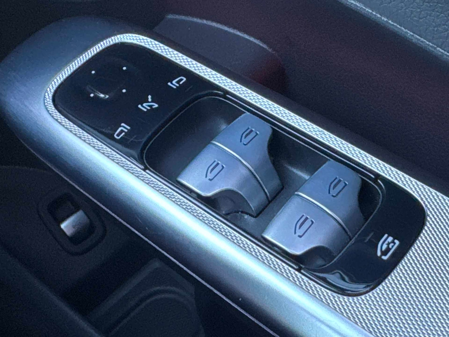 Used Mercedes-Benz GLC 2024 for sale - 76668960: Photo 31