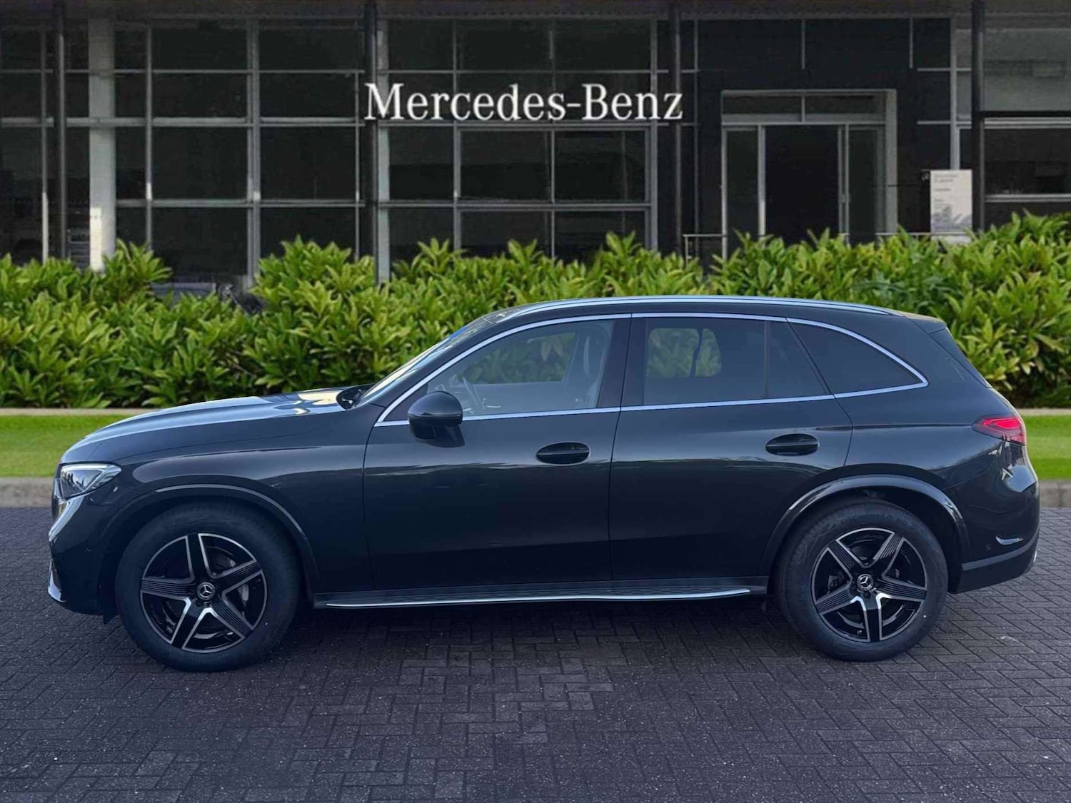 Used Mercedes-Benz GLC 2024 for sale - 76668960: Photo 4