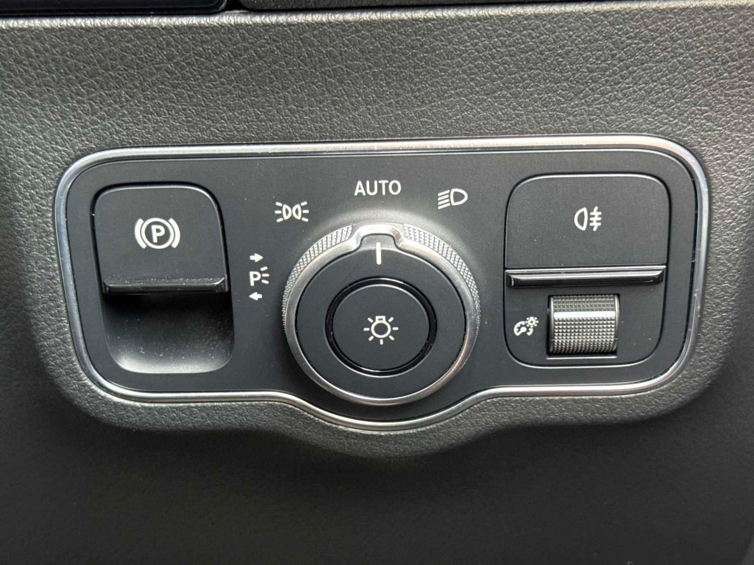 Used Mercedes-Benz GLA 2021 for sale - 77397941: Photo 32