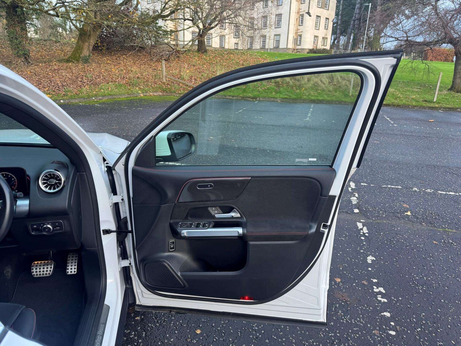 Used Mercedes-Benz GLB 2024 for sale - 76501894: Photo 14