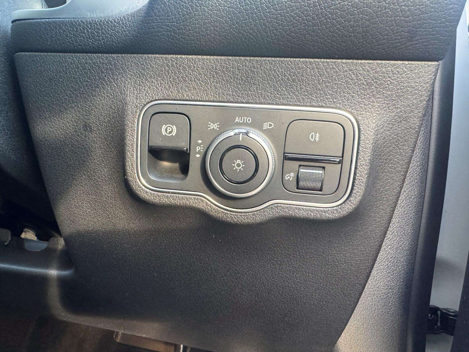 Used Mercedes-Benz GLB 2024 for sale - 76501894: Photo 30