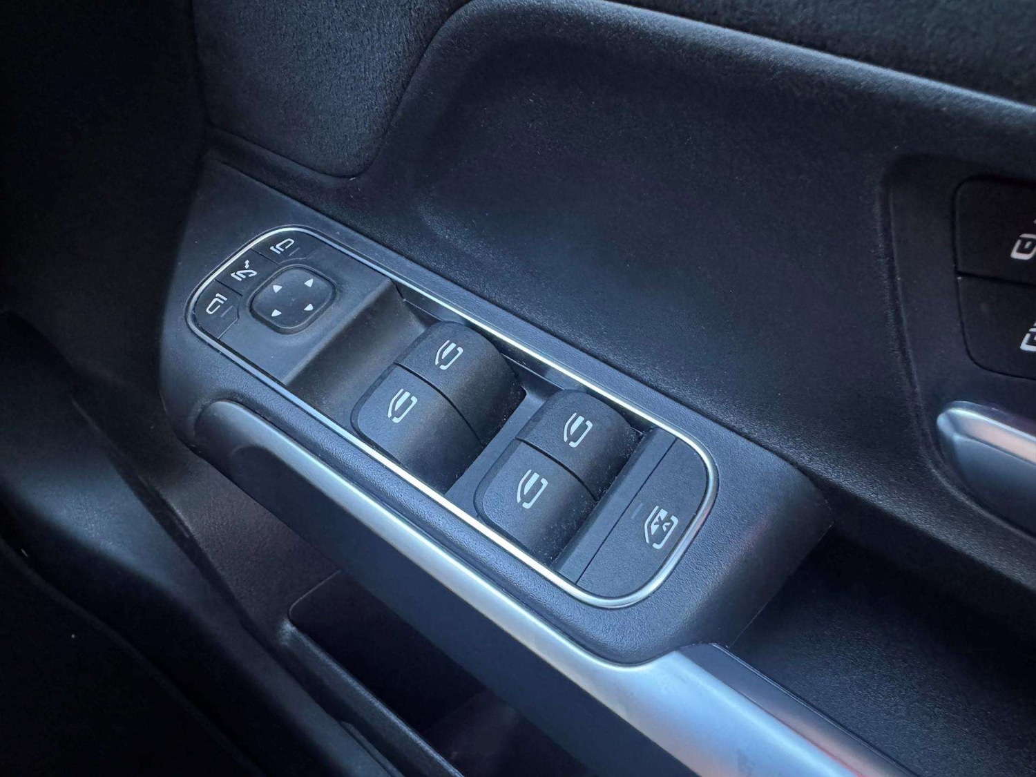 Used Mercedes-Benz GLB 2024 for sale - 76501894: Photo 32