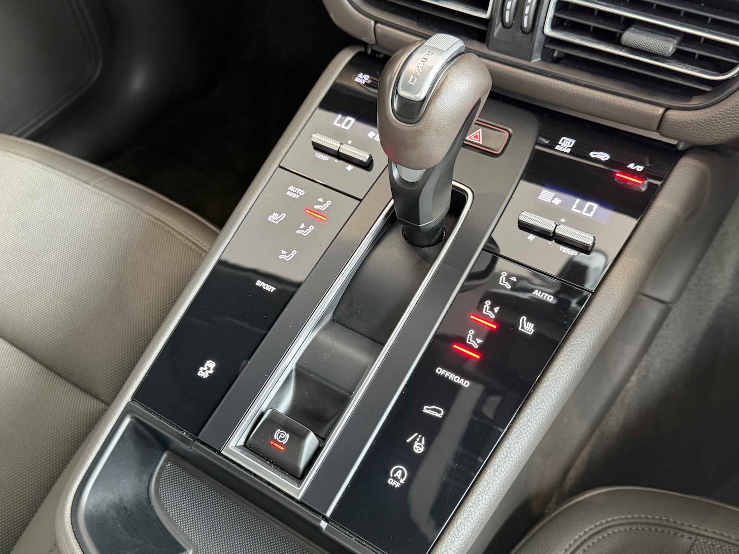 Used Porsche Macan 2022 for sale - 77553056: Photo 31