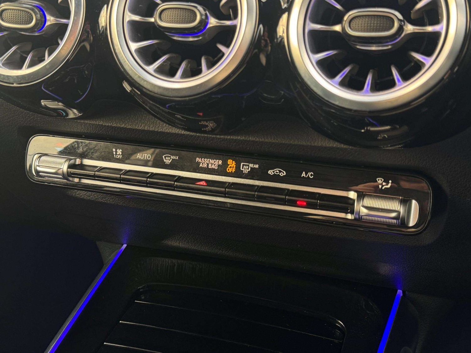 Used Mercedes-Benz GLB 2024 for sale - 76501936: Photo 34