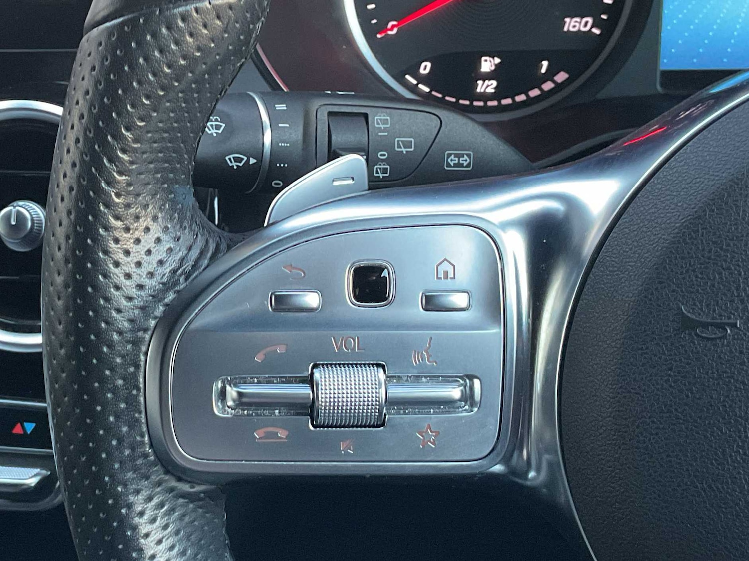 Used Mercedes-Benz GLC 2022 for sale - 76501808: Photo 28