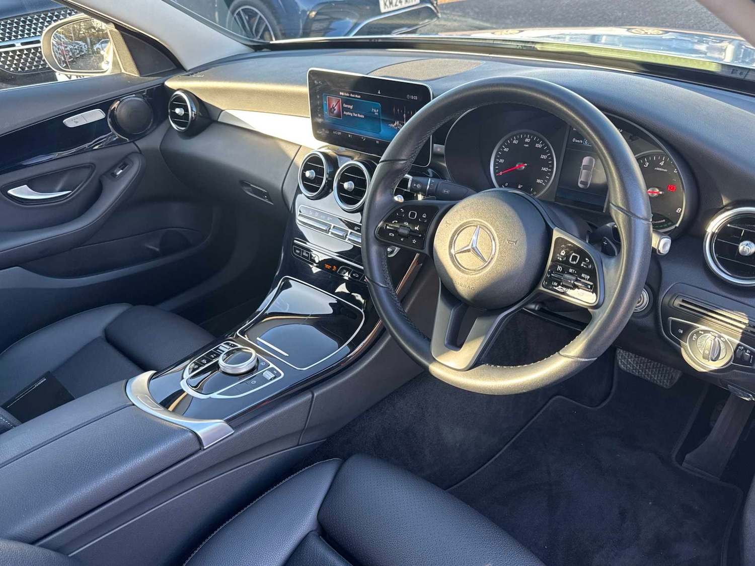 Used Mercedes-Benz C Class 2019 for sale - 77000164: Photo 23