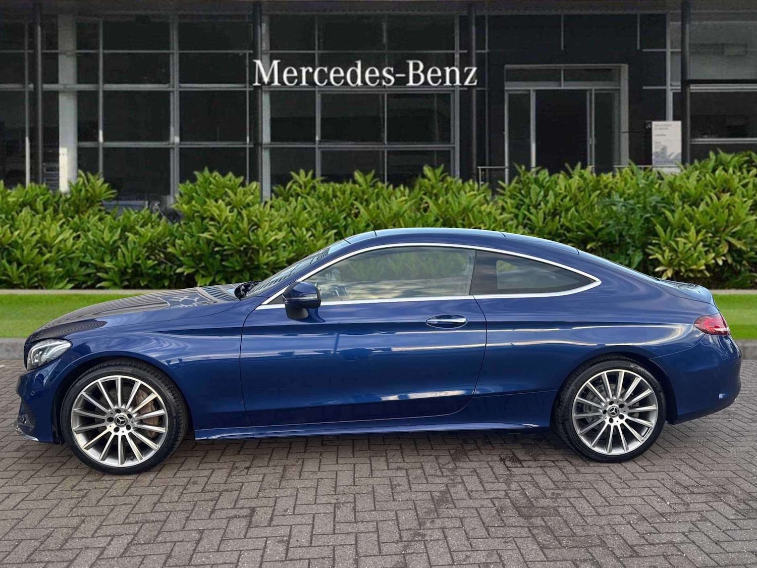 Used Mercedes-Benz C Class 2018 for sale - 77134876: Photo 4