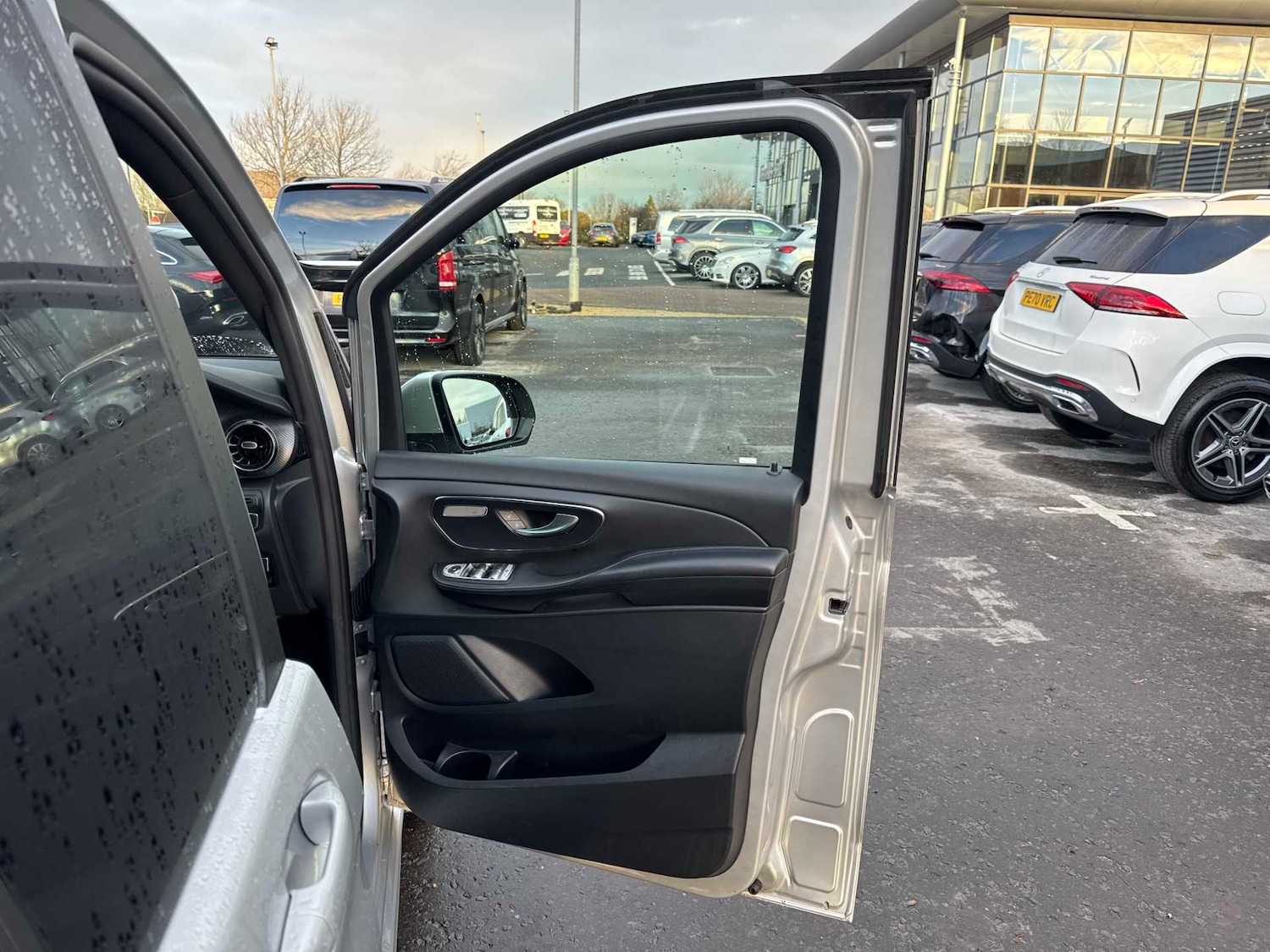 Used Mercedes-Benz V-Class 2023 for sale - 77540600: Photo 15