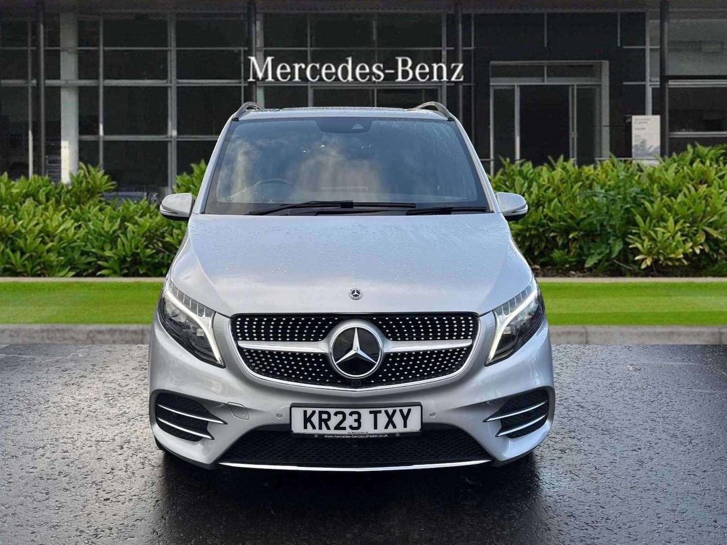 Used Mercedes-Benz V-Class 2023 for sale - 77540600: Photo 2