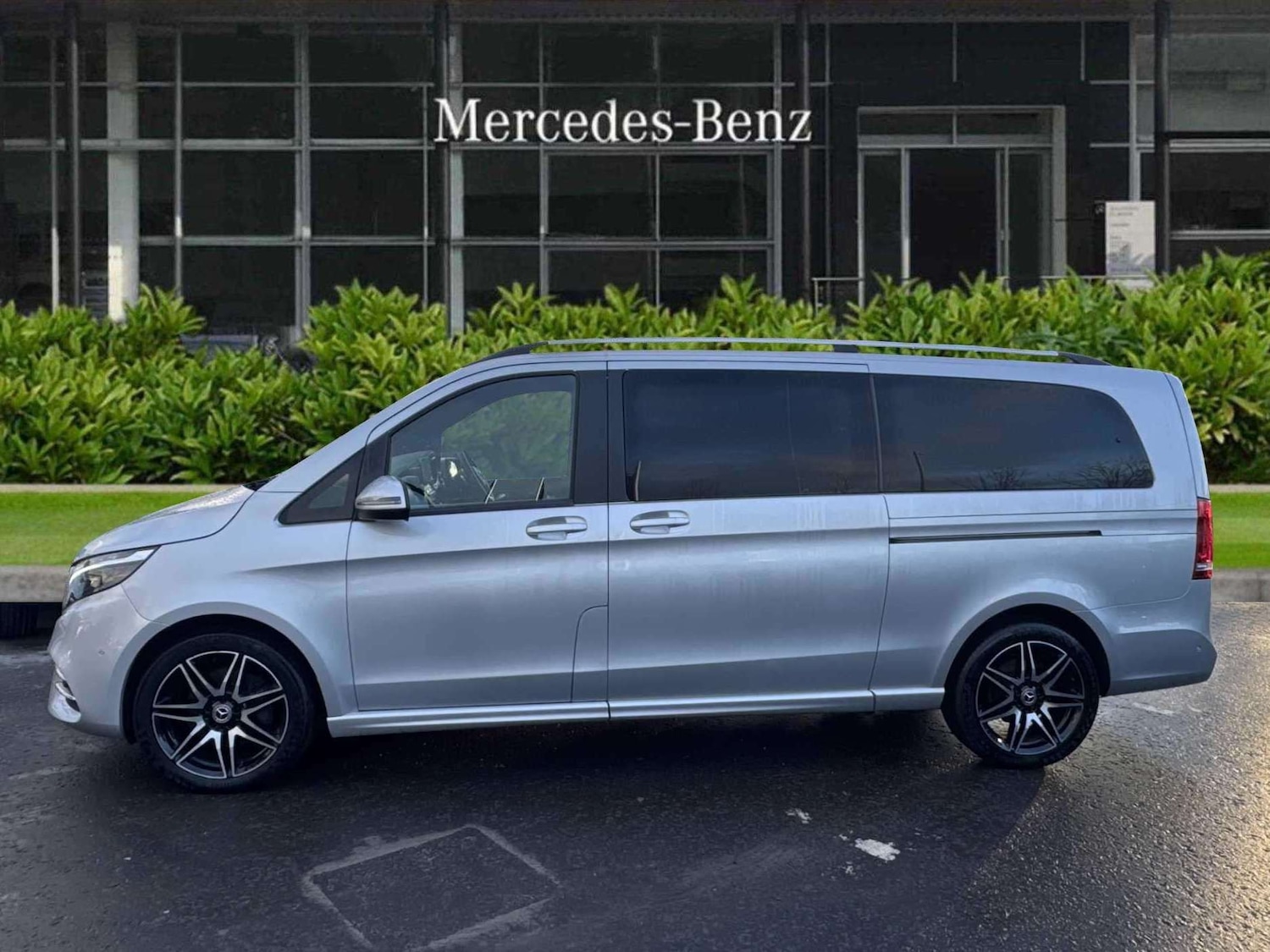 Used Mercedes-Benz V-Class 2023 for sale - 77540600: Photo 4