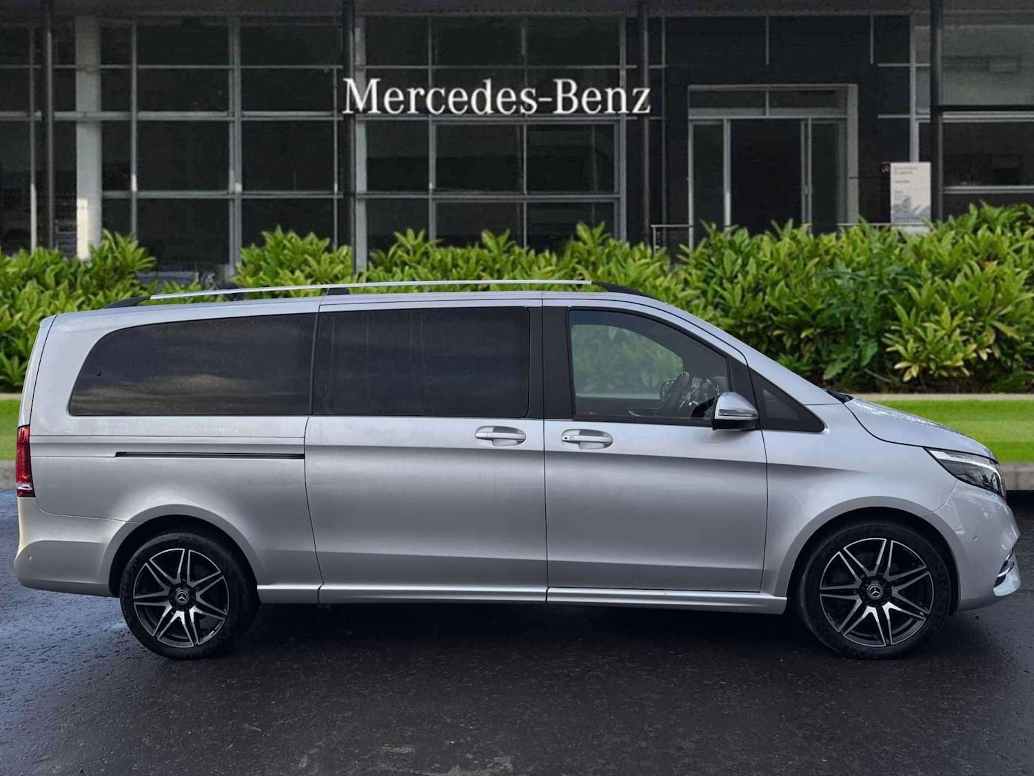 Used Mercedes-Benz V-Class 2023 for sale - 77540600: Photo 9