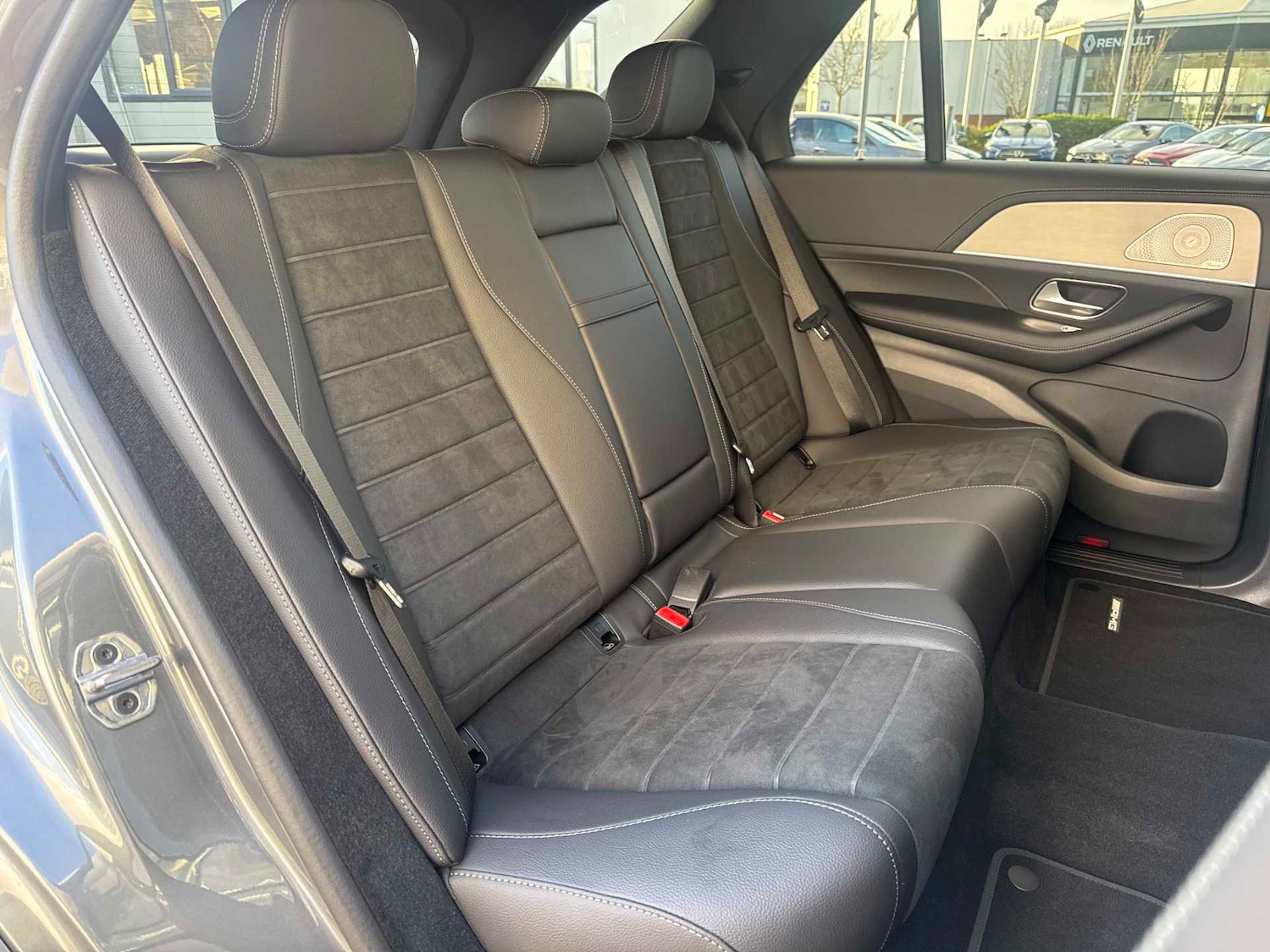 Used Mercedes-Benz GLE 2025 for sale - 77011026: Photo 17